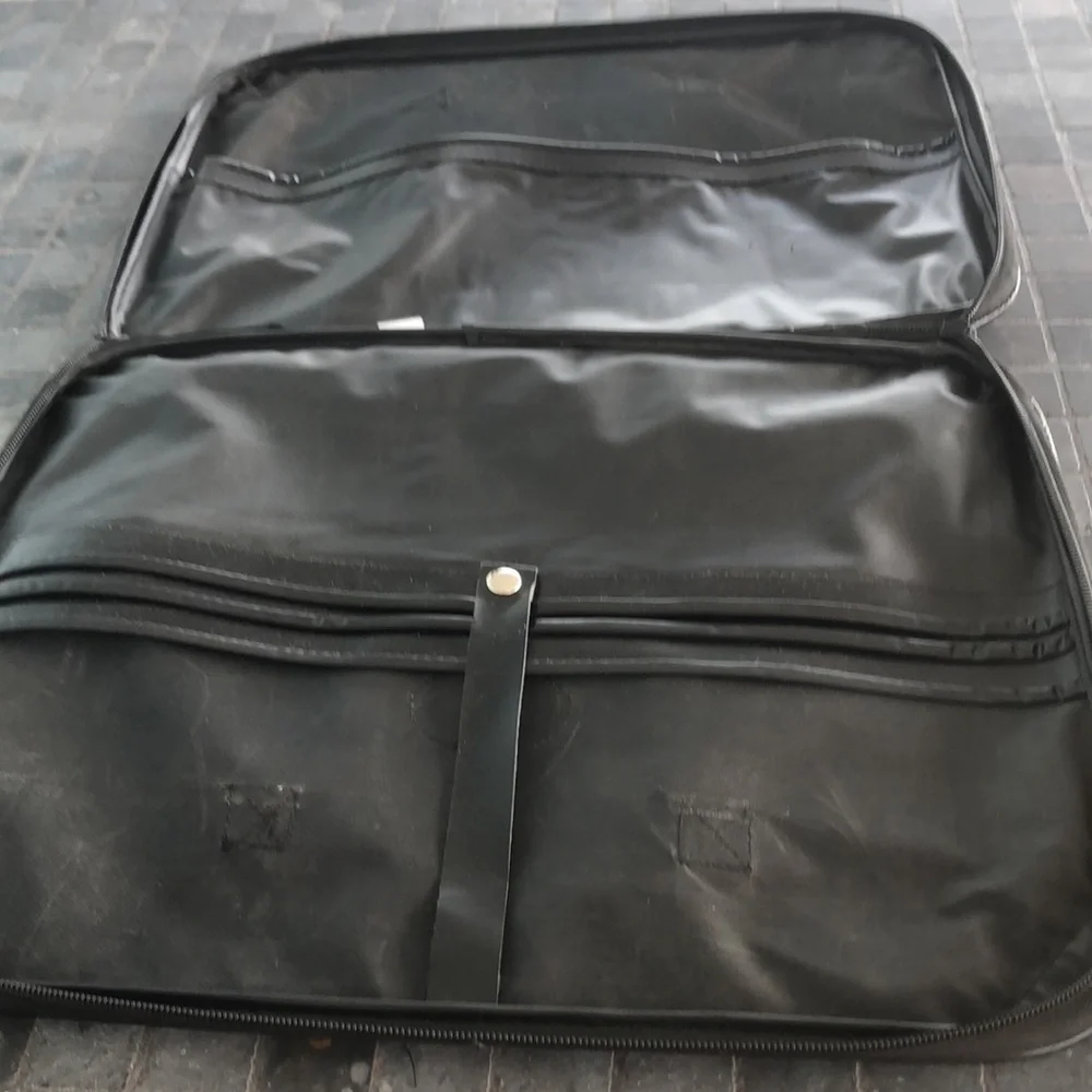 MUSICIANS LAPTOP CARRY CASE • ZIP AROUND STYLE • VINYL • 16” x 12”